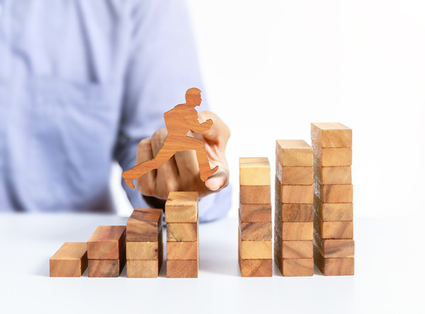 企業(yè)戰(zhàn)略規(guī)劃的步驟是什么？如何落地實施？