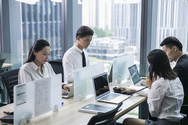 年度經營計劃分析：查找潛在問題，提出解決方案