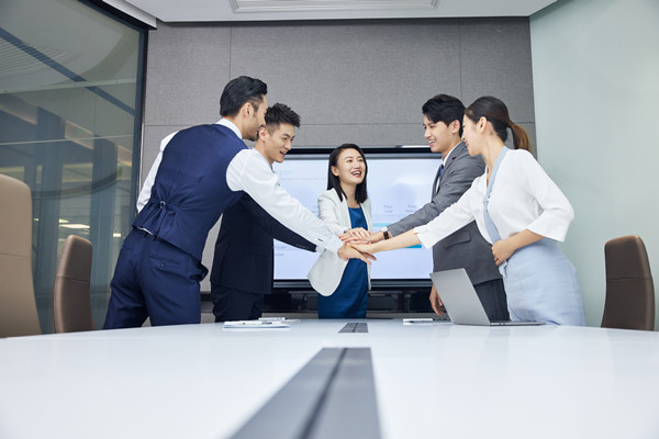 如何通過人力資源管理計劃支持年度經(jīng)營計劃？