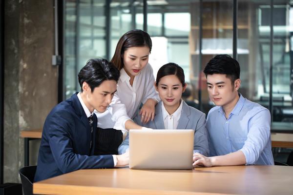 全面薪酬戰(zhàn)略實施：提升員工滿意度，提升企業(yè)績效