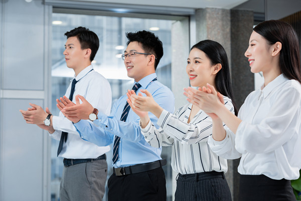 目標設(shè)定與追蹤：明確目標，確?？冃н_成