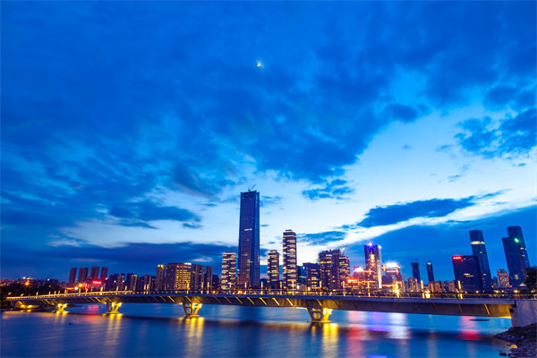 制定精準(zhǔn)企業(yè)戰(zhàn)略，引領(lǐng)企業(yè)邁向卓越發(fā)展新高度