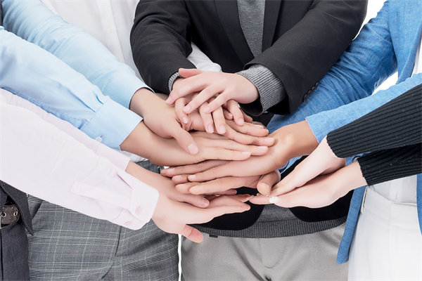 績效反饋助力成長，促進(jìn)員工與企業(yè)共進(jìn)步