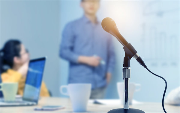 企業(yè)文化如何深度融合HR管理，增強(qiáng)團(tuán)隊(duì)凝聚力？