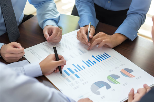 企業(yè)戰(zhàn)略如何與長期發(fā)展目標(biāo)保持一致性？