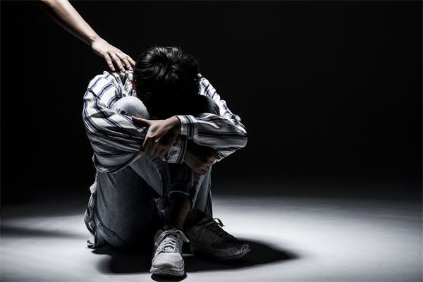 女子漏接電話被市監(jiān)所工作人員辱罵，人力資源管理有何感悟？