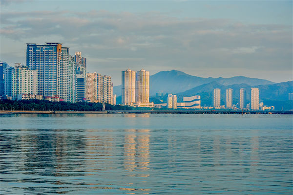 珠海戰(zhàn)略咨詢公司如何幫助企業(yè)制定長遠發(fā)展規(guī)劃？