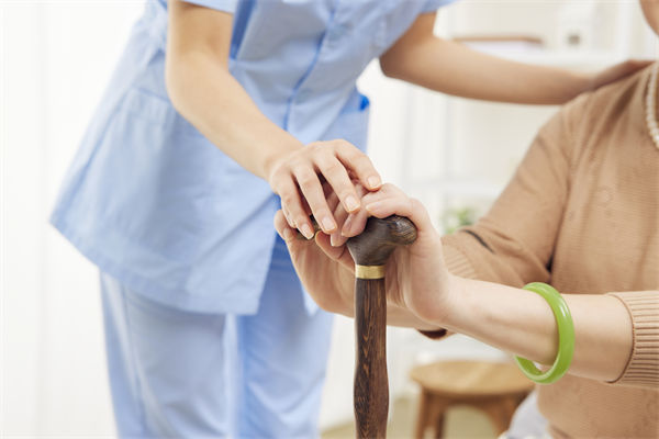 多家藥企叫停創(chuàng)新藥研發(fā)項目，關聯(lián)行業(yè)需要戰(zhàn)略調整？