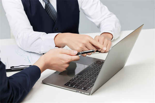 如何通過績效咨詢提升企業(yè)的整體運營效率？