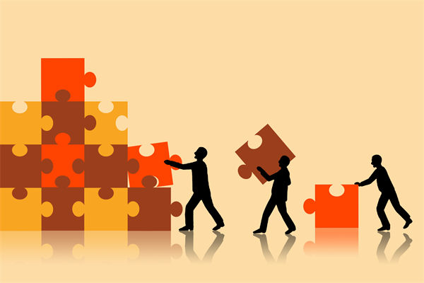 如何構建跨部門協作機制，確保戰略規劃的順利實施？