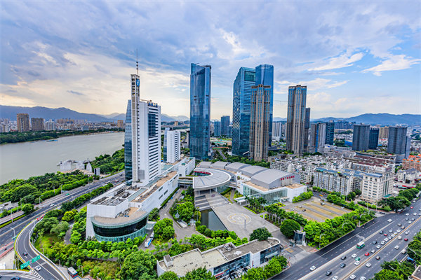 企業(yè)如何借助福州咨詢公司把握市場趨勢(shì)與機(jī)遇？