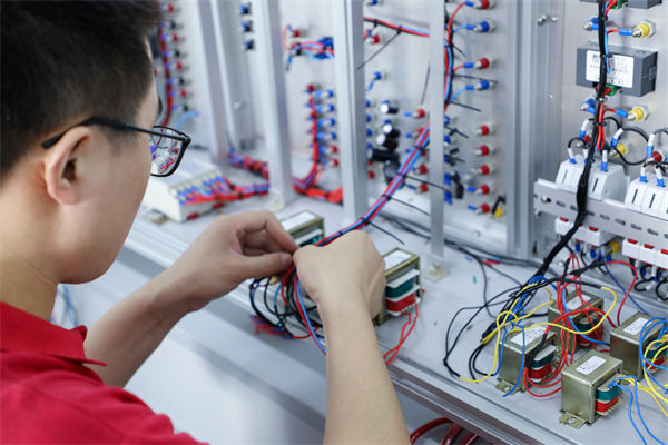 哪些行業(yè)人才火爆就業(yè)市場？人力資源管理有何啟發(fā)？