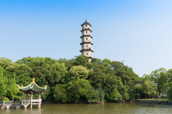 集團戰(zhàn)略落地難，溫州集團管控咨詢公司如何助力高效執(zhí)行？