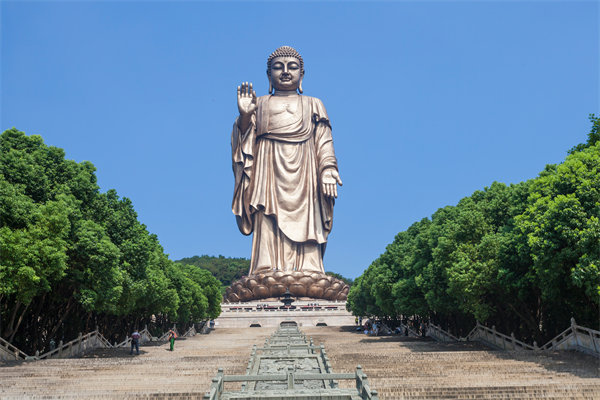 無(wú)錫戰(zhàn)略咨詢公司如何幫企業(yè)突破增長(zhǎng)瓶頸，實(shí)現(xiàn)逆勢(shì)突圍？