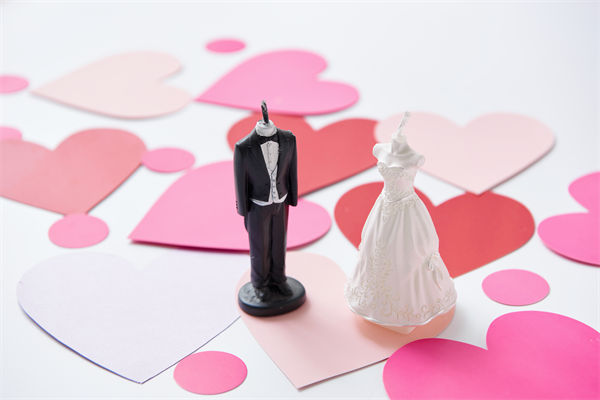 5月10日起結(jié)婚離婚不需要戶口本，人力資源怎么看？