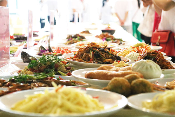 品牌營銷分析：第一批開零食店的人，賺夠千萬離場了