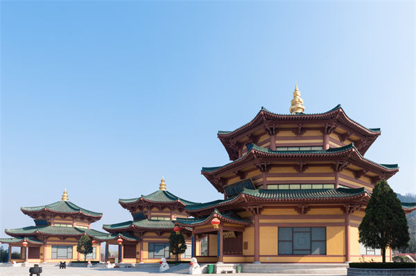煙臺(tái)企業(yè)戰(zhàn)略模糊難落地？戰(zhàn)略咨詢公司如何精準(zhǔn)錨定增長(zhǎng)賽道？