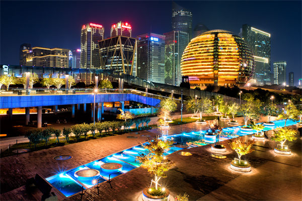 企業(yè)擴(kuò)張遇阻，戰(zhàn)略咨詢(xún)?nèi)绾我?guī)劃穩(wěn)健發(fā)展藍(lán)圖破局？