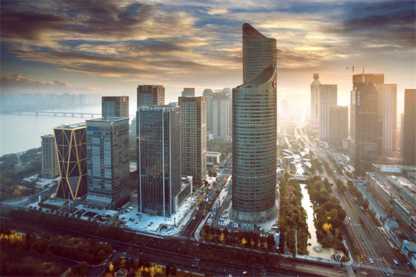 市場突變計劃失效，年度計劃如何靈活應(yīng)對突發(fā)情況？