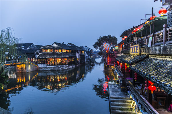 戰(zhàn)略規(guī)劃分析：村民不滿古鎮(zhèn)收門(mén)票，指引游客逃票