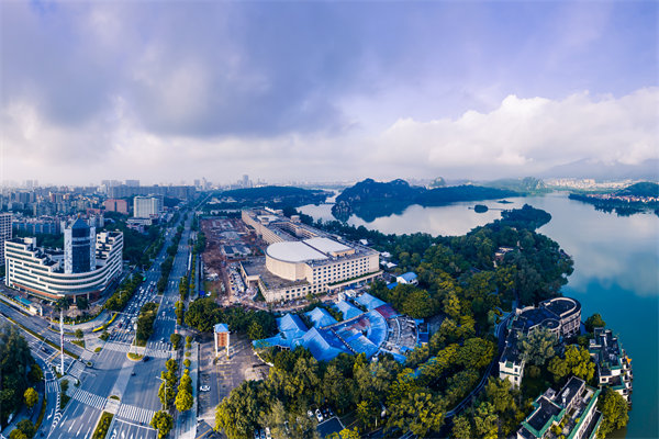企業(yè)陷戰(zhàn)略迷茫難尋增長(zhǎng)路，肇慶戰(zhàn)略咨詢公司能指明方向嗎？