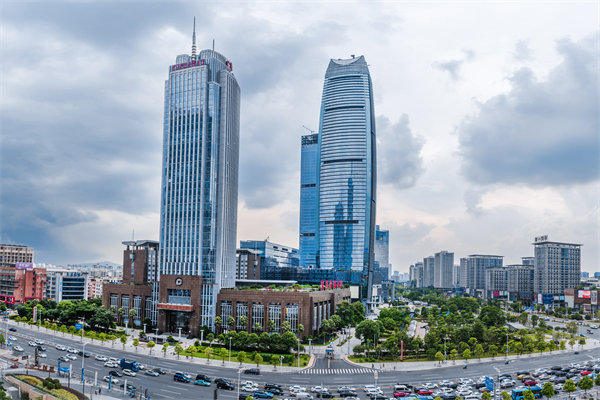 企業(yè)卡在增長(zhǎng)瓶頸管理老套，東莞管理咨詢能劈開新路嗎？